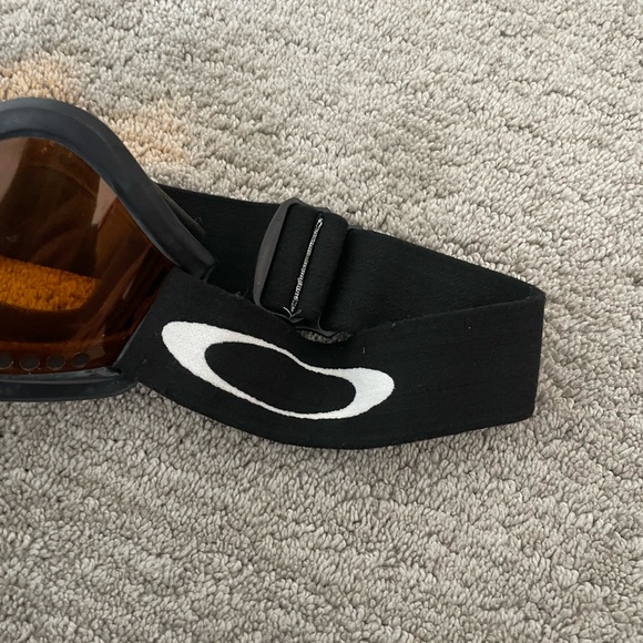Oakley Women’s Snow Goggles - Picture 2 of 2